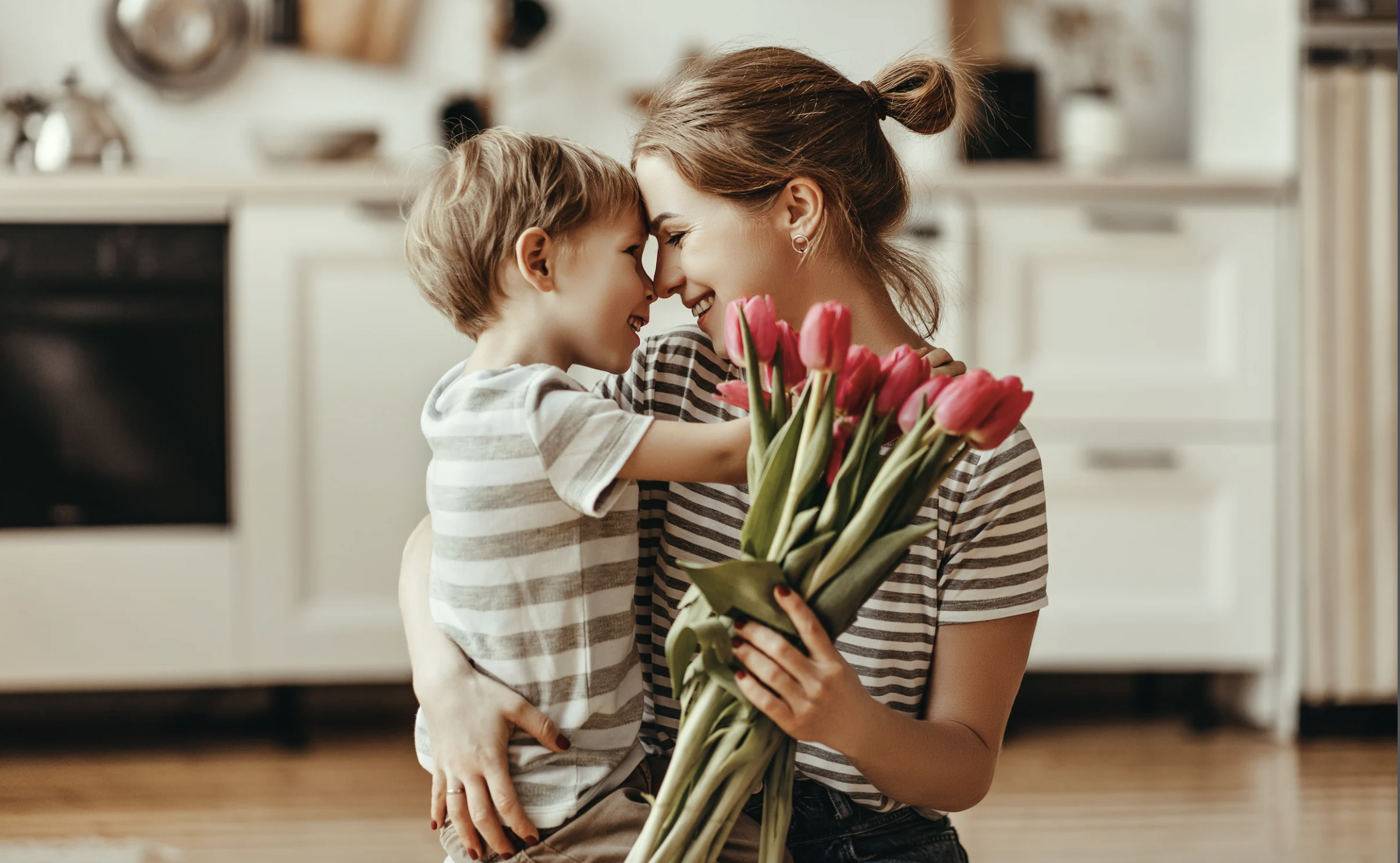 Quel cadeau offrir à une jeune maman